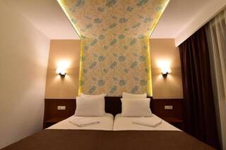 Отель Hotel Forum Плоешти Двухместный номер Делюкс с 2 отдельными кроватями-10